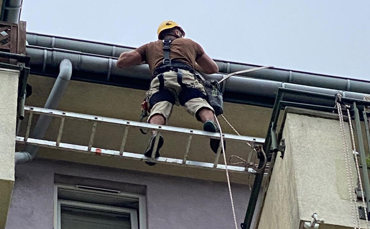 alpinplus - wymiana rynien metodą alpinistyczną